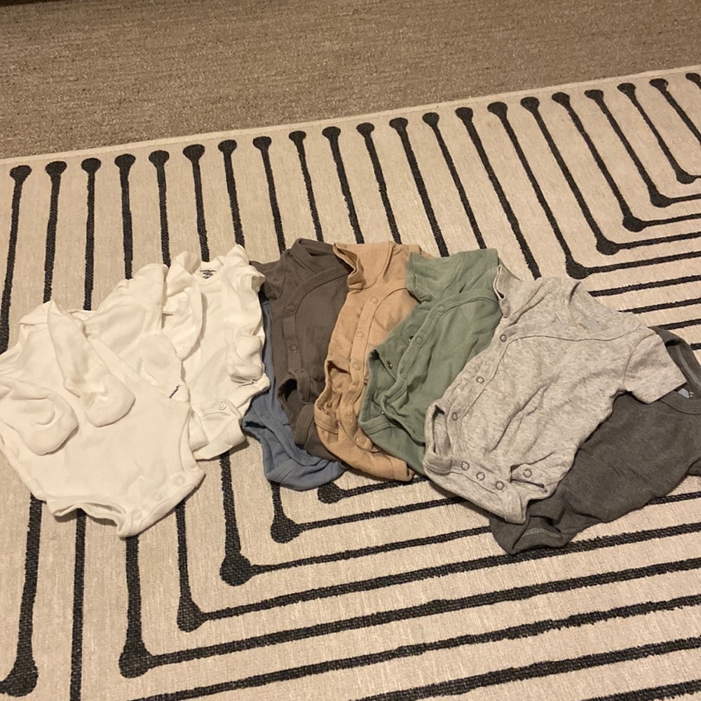 Newborn Onesies Lot
